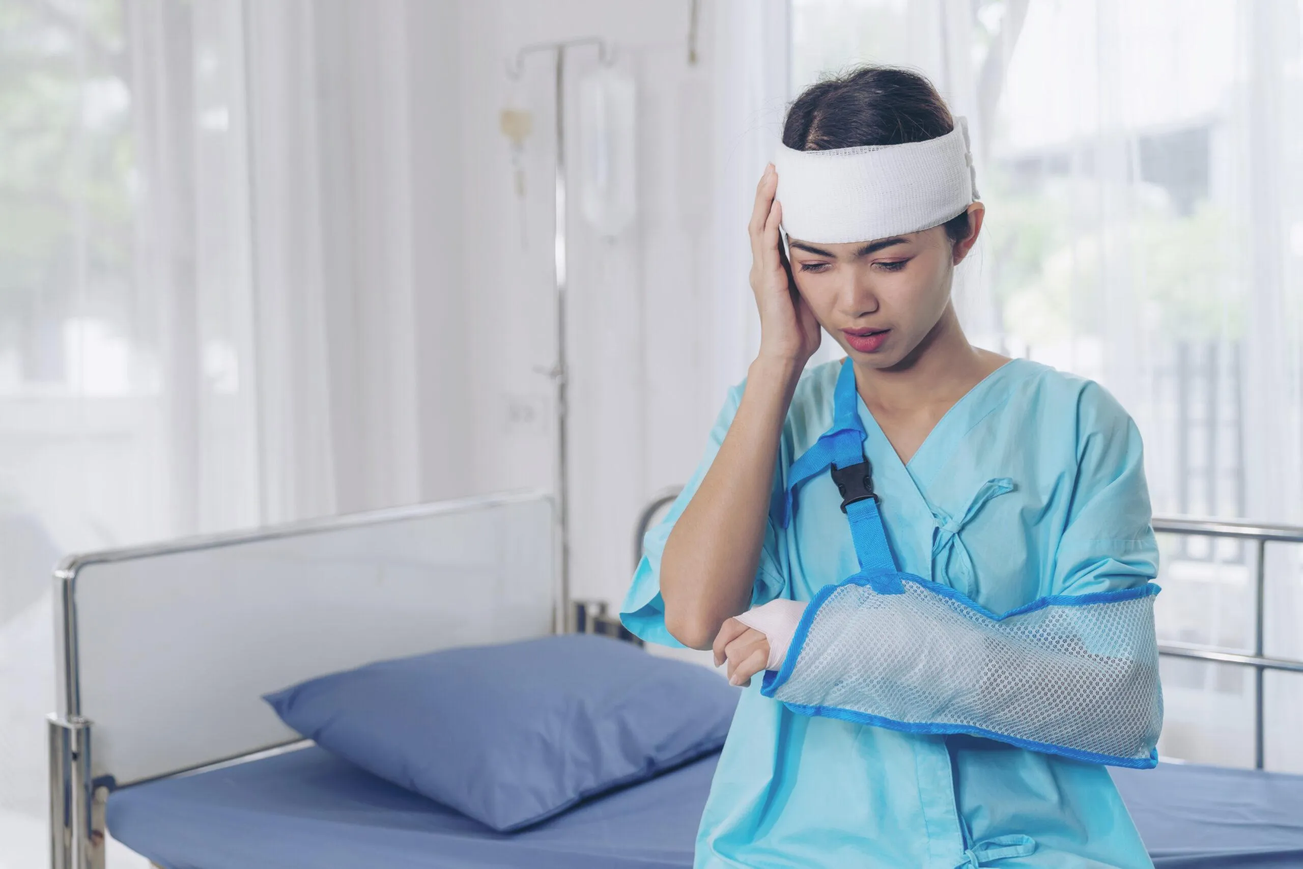 Why Hiring A Brain Injury Lawyer Early Protects Critical Evidence